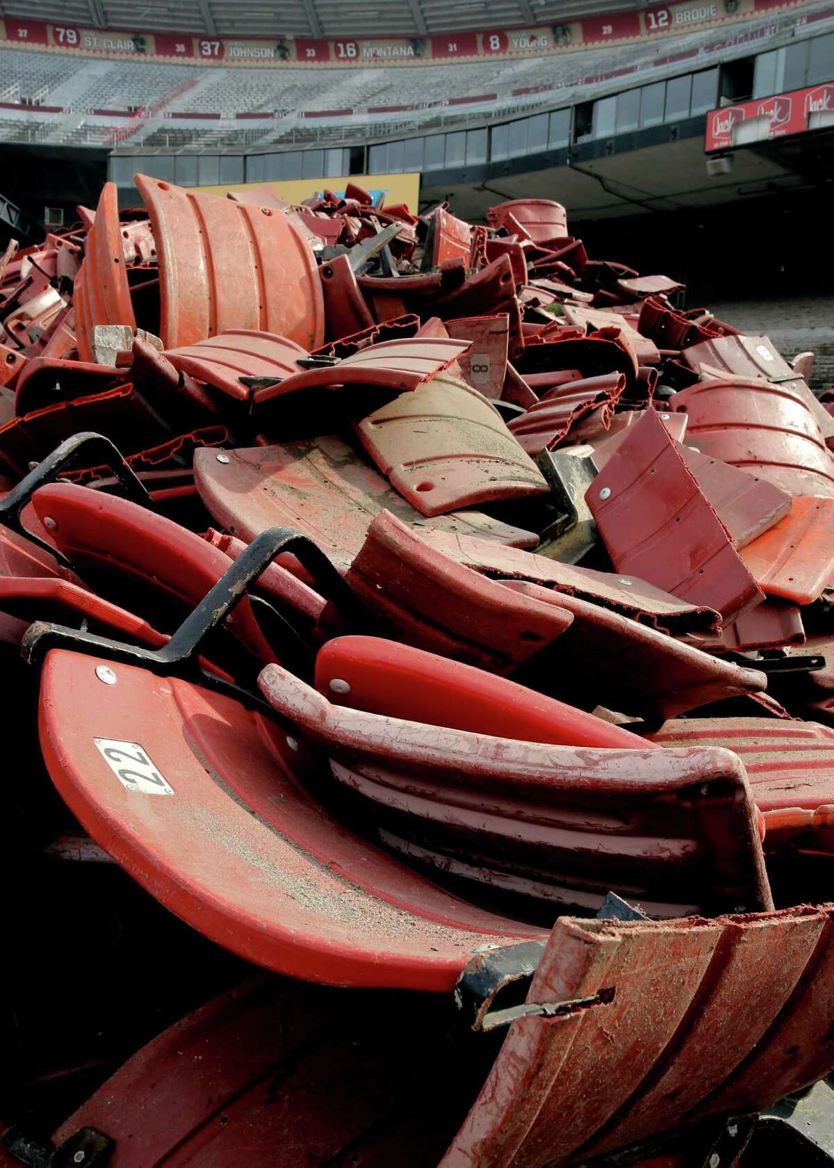 Last team at Candlestick Park is bent on demolition