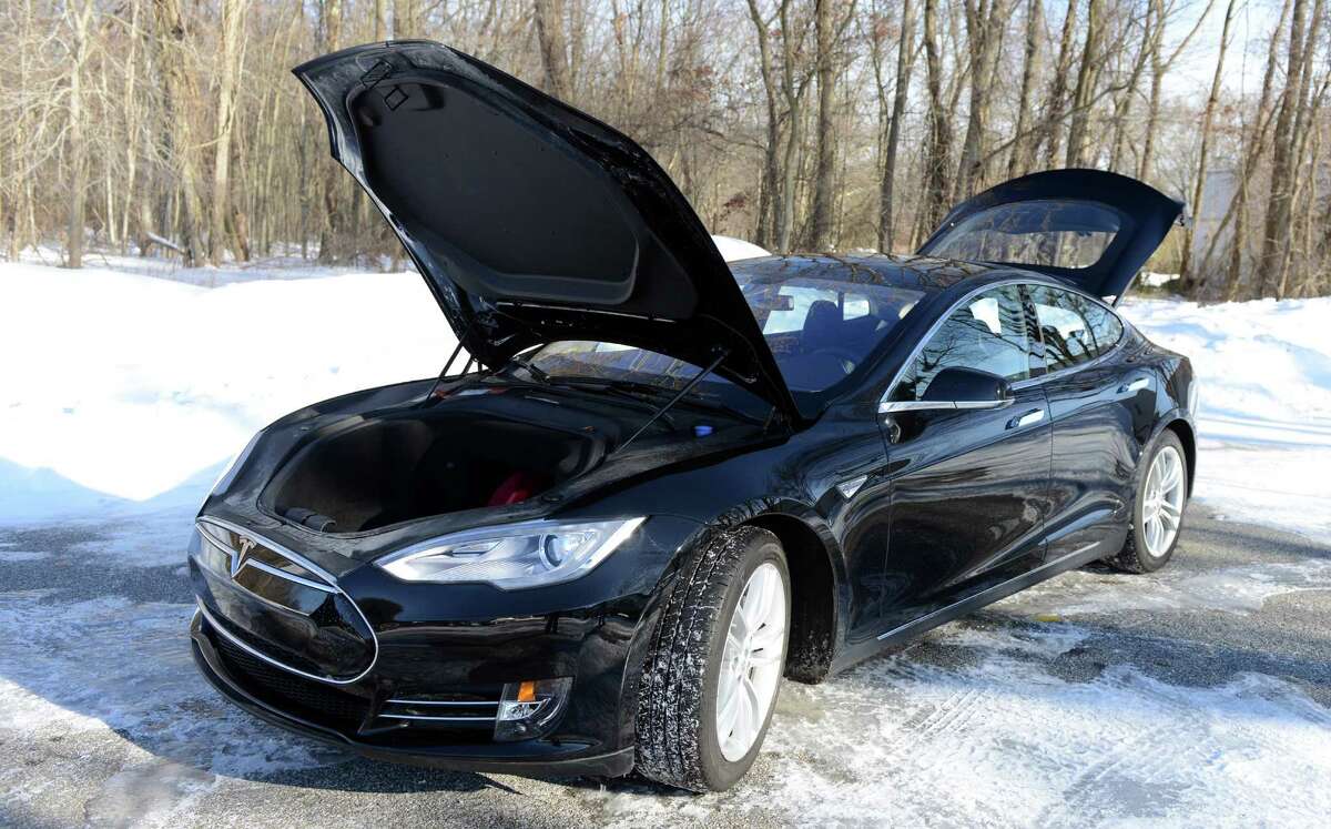 Tesla Motors hoping to sell its cars in Connecticut