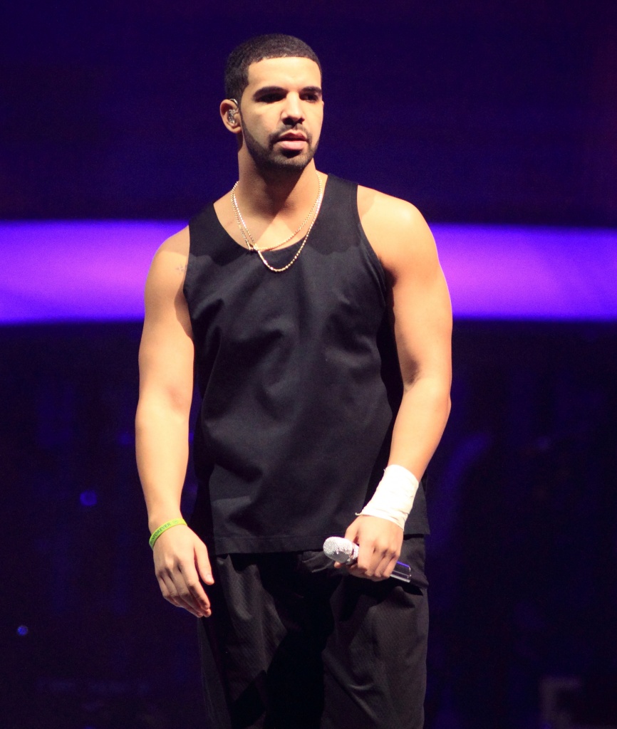 Rapper Drake sets intimate Houston date