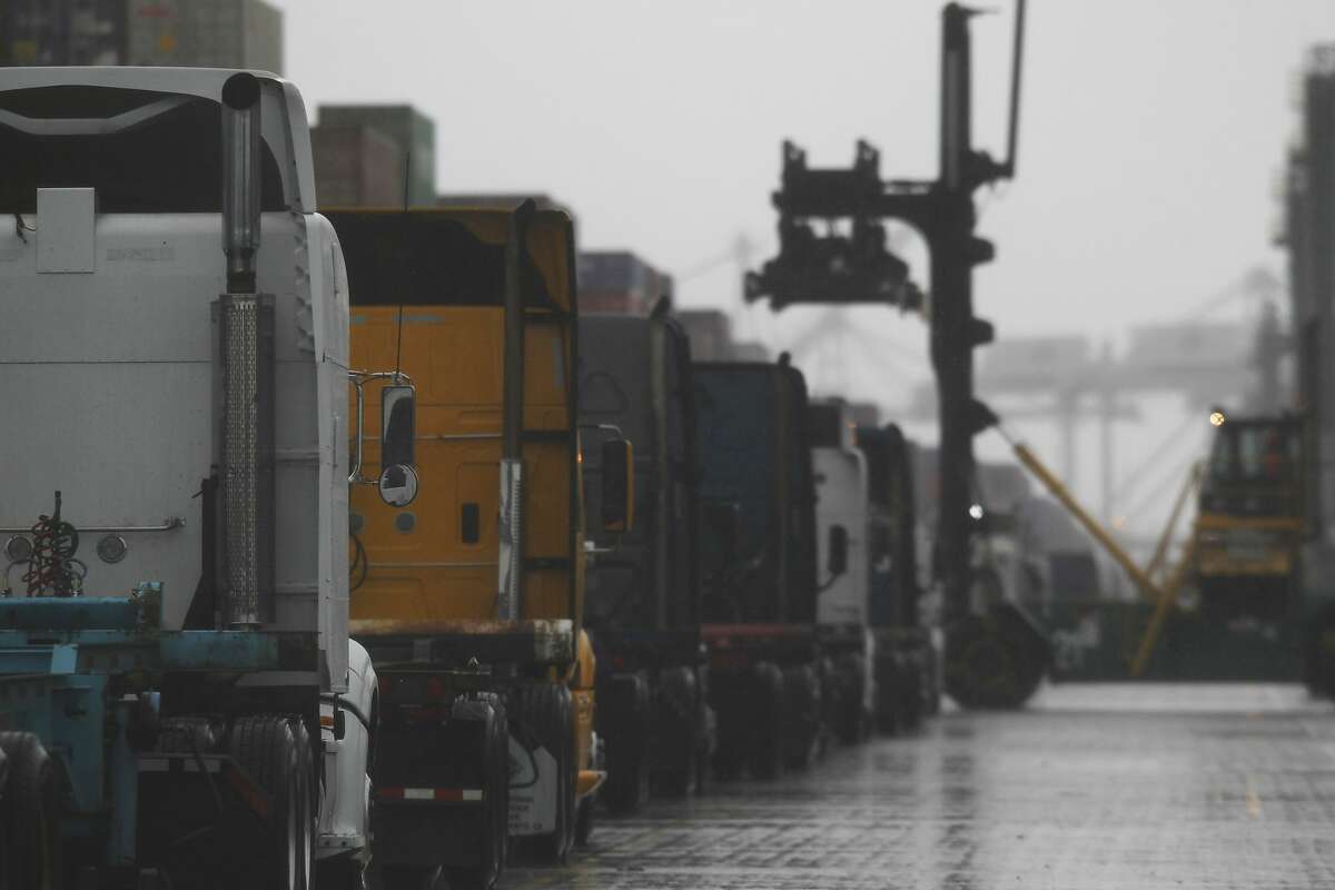 Bitter shipping battle continues at Oakland port