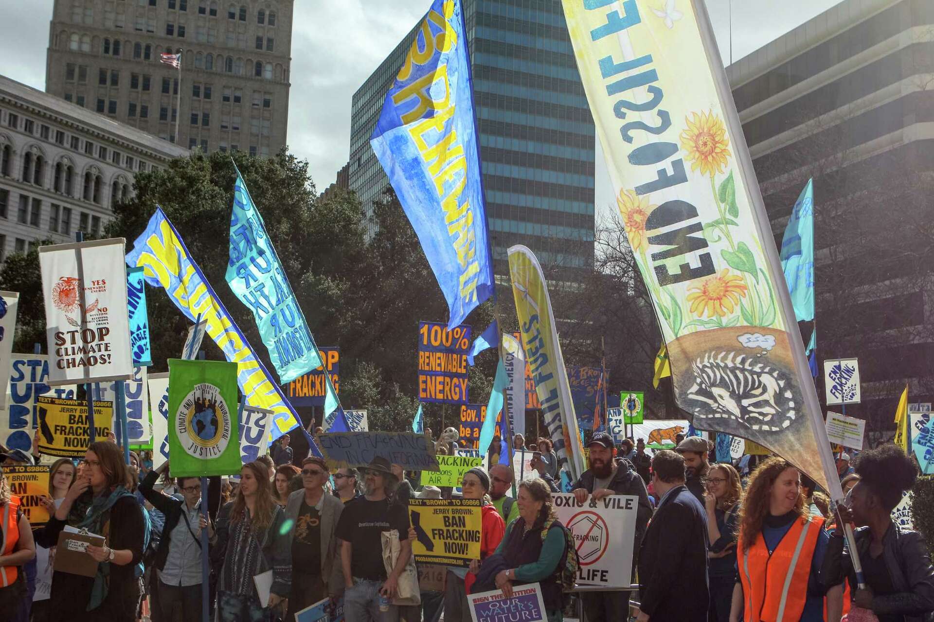 Protesters march in Oakland, push for Jerry Brown to ban fracking