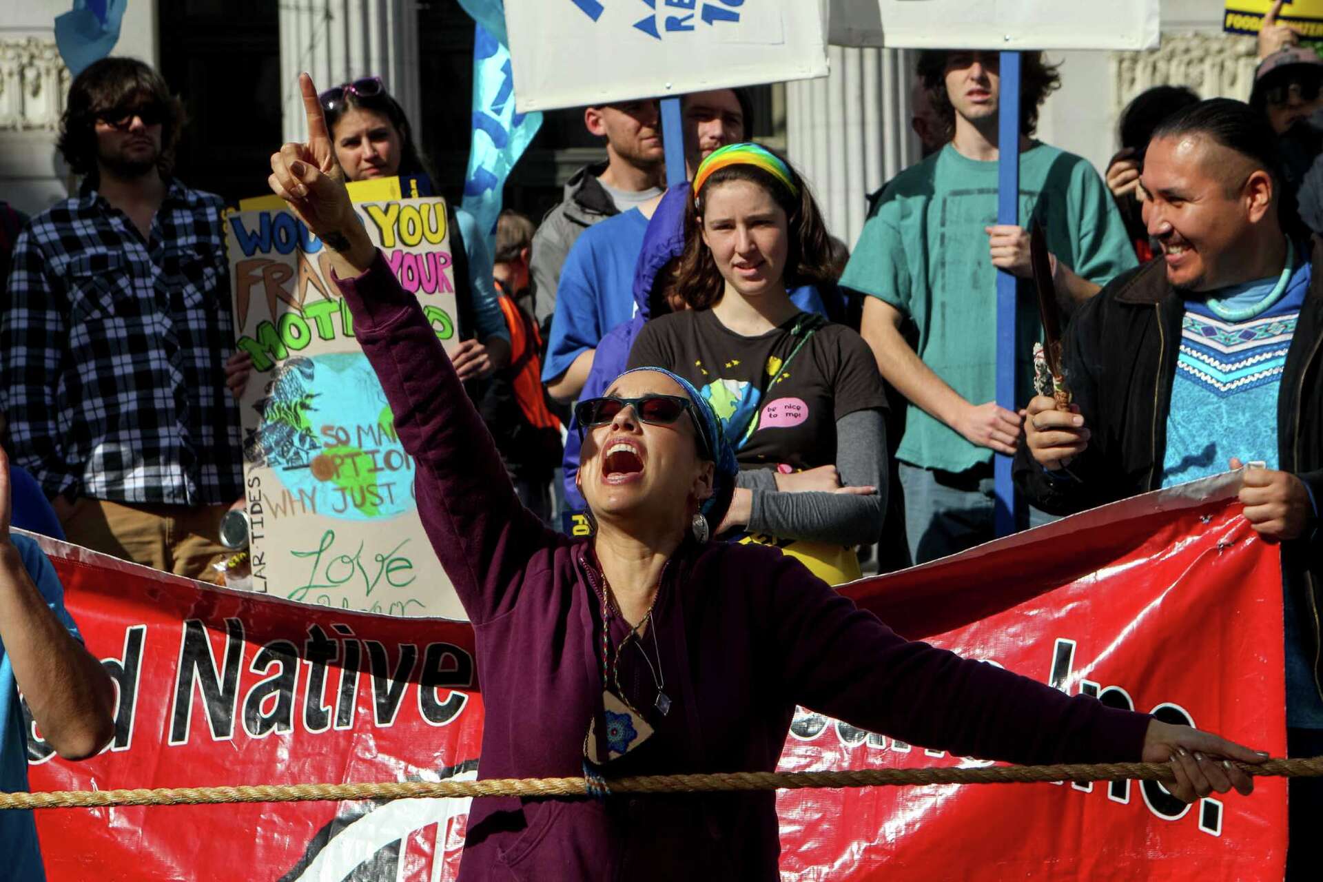 Protesters march in Oakland, push for Jerry Brown to ban fracking