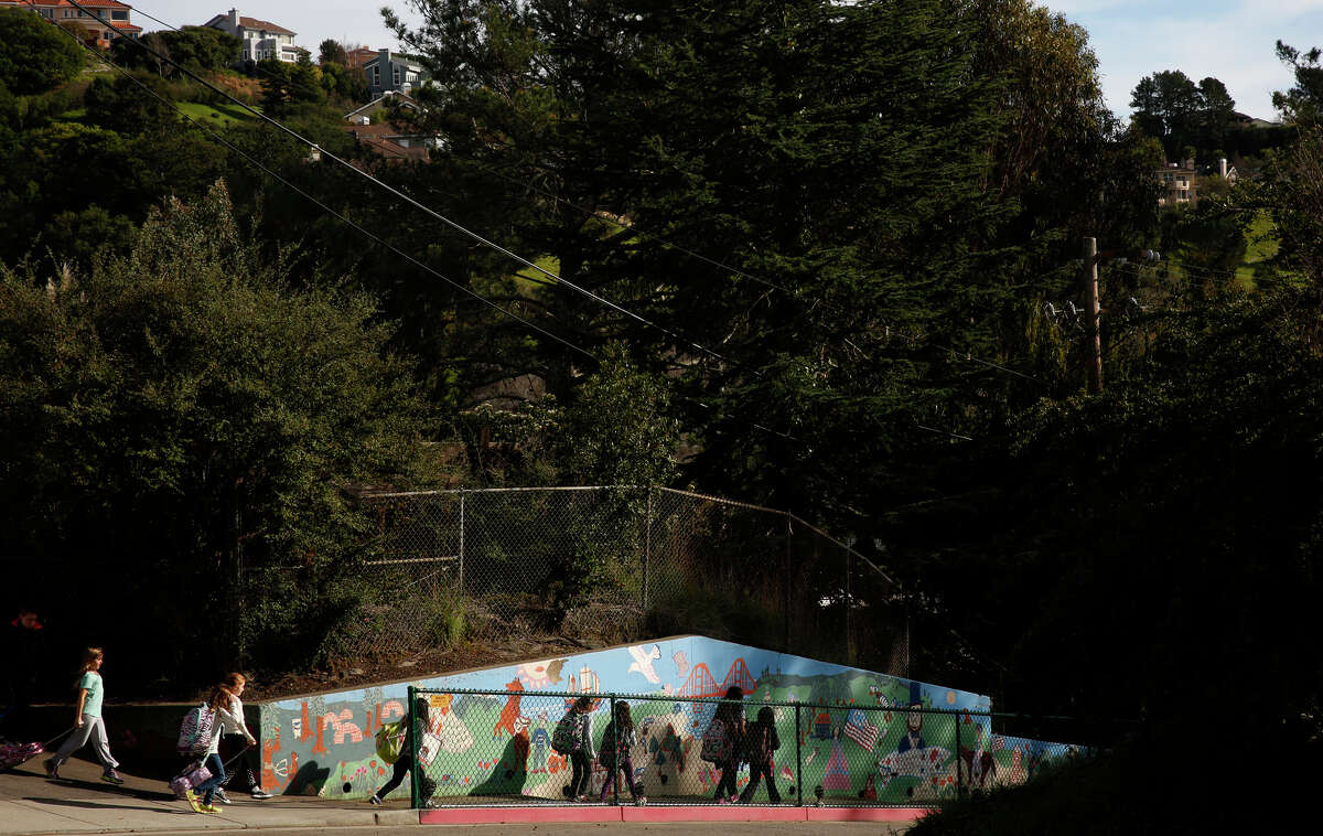 School board sides with young leukemia patient on vaccinations