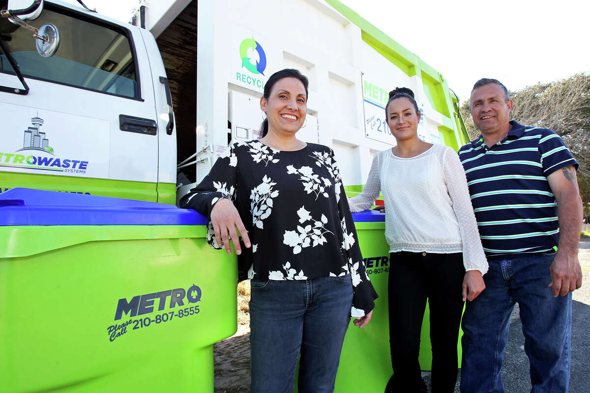 Metro Waste Systems founders Rachel (from left) and Deborah are present  portion  of a 'Winning' class. 