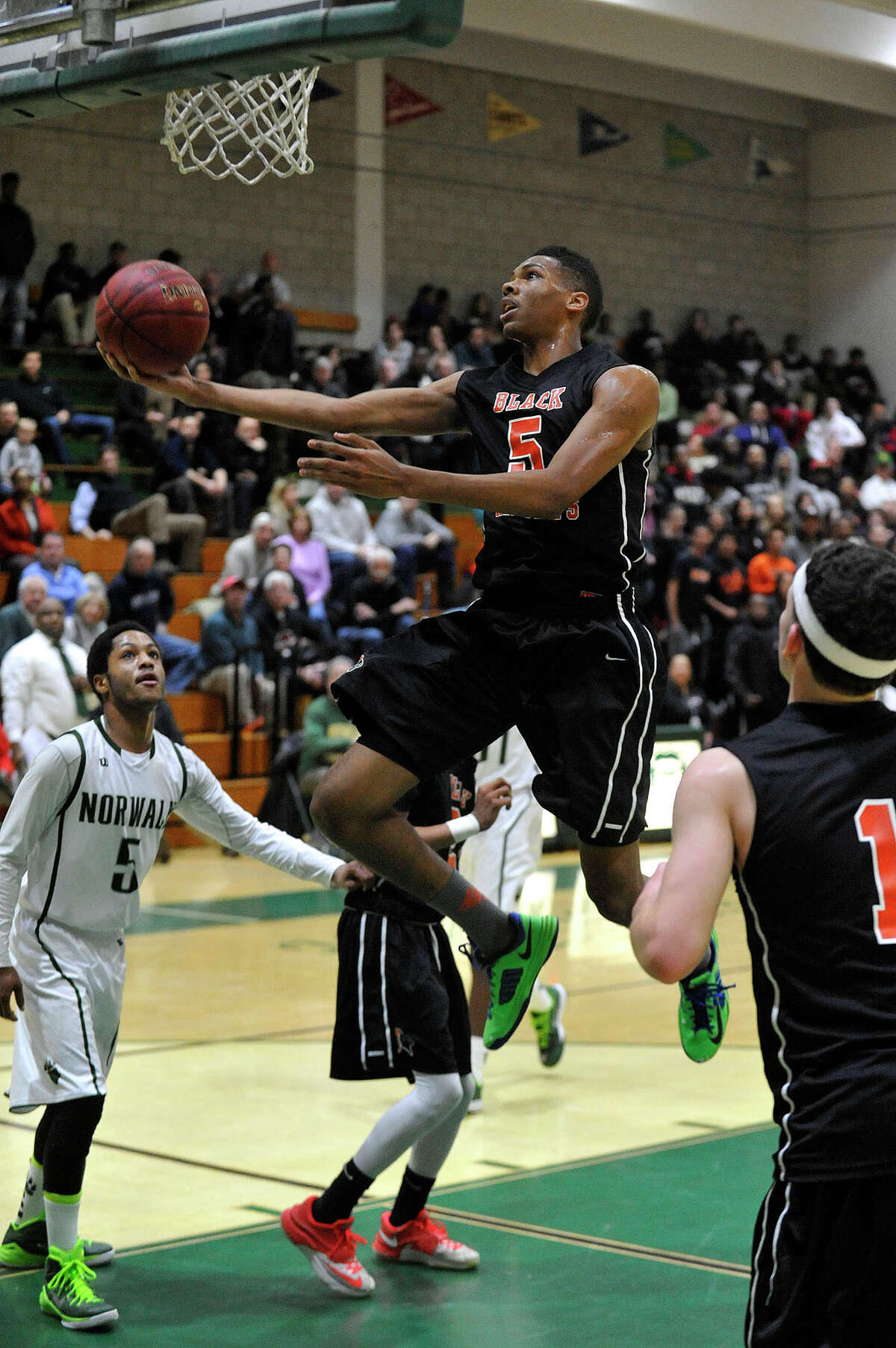 Kane Jr.'s tripledouble leads Norwalk past Stamford