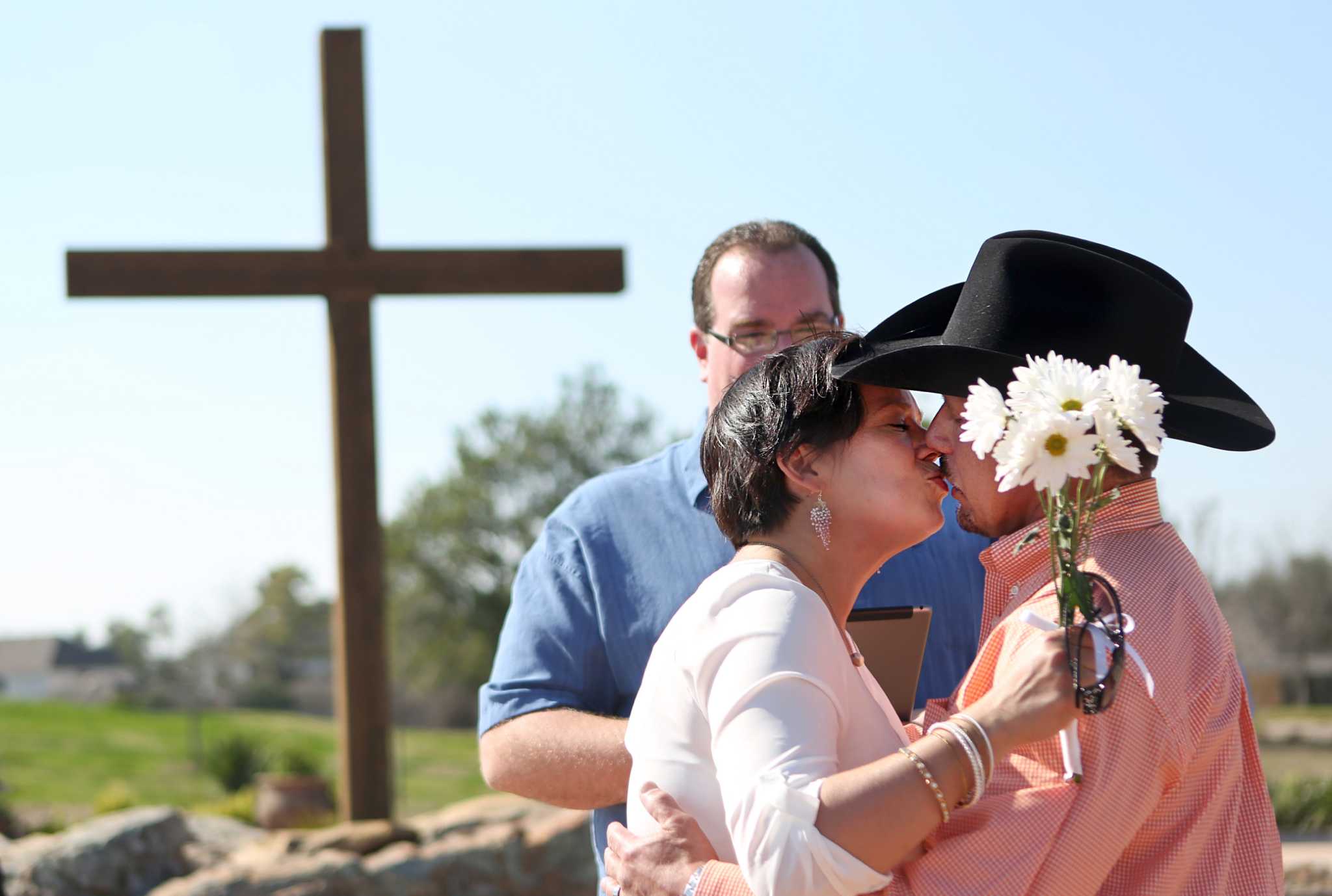 Sex Sermons Inspire Couples To Wed At Mass V Day Ceremony In Katy