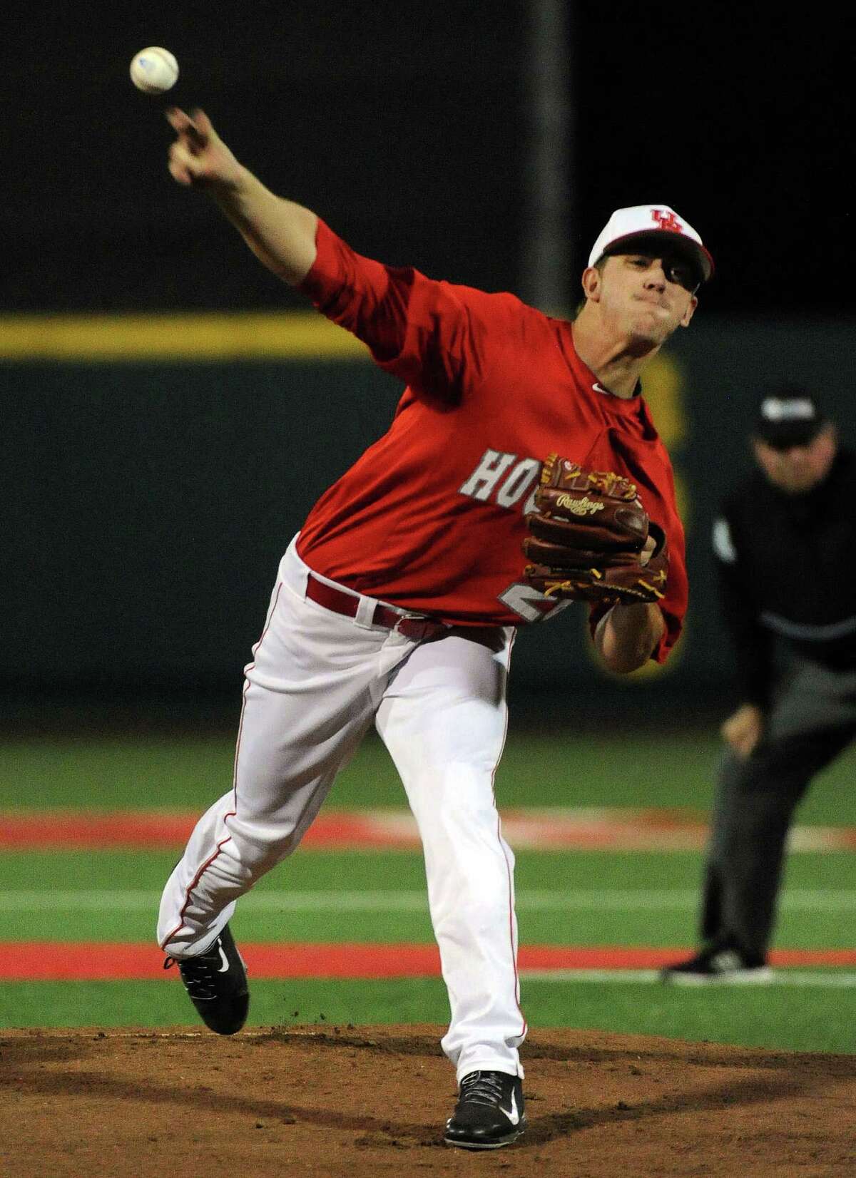 Lemoine settles down to pitch No. 3 Cougars past Minnesota