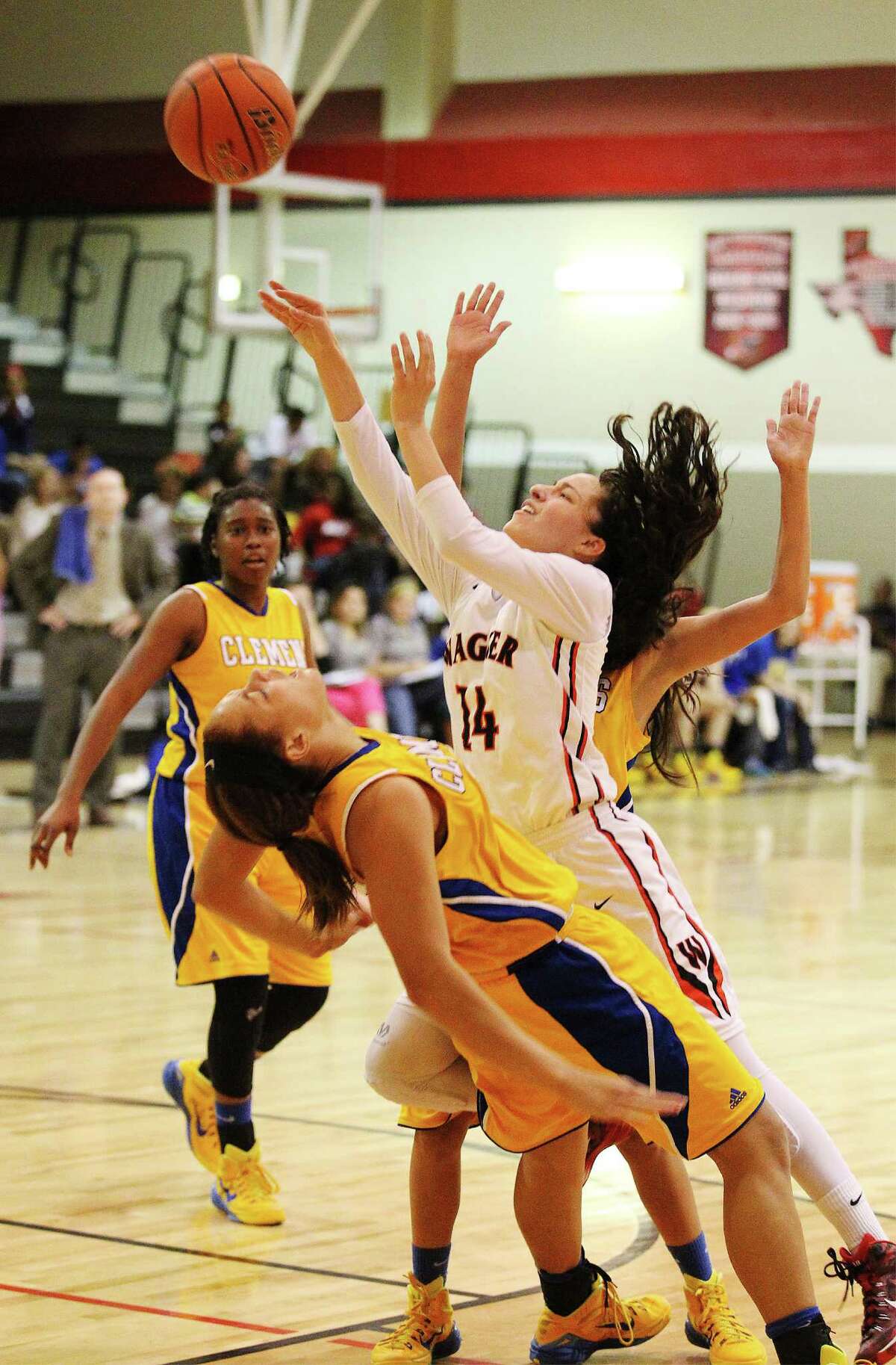 Wagner’s Amber Ramirez takes a shot inside over Clemens’ Kennedi Centers.