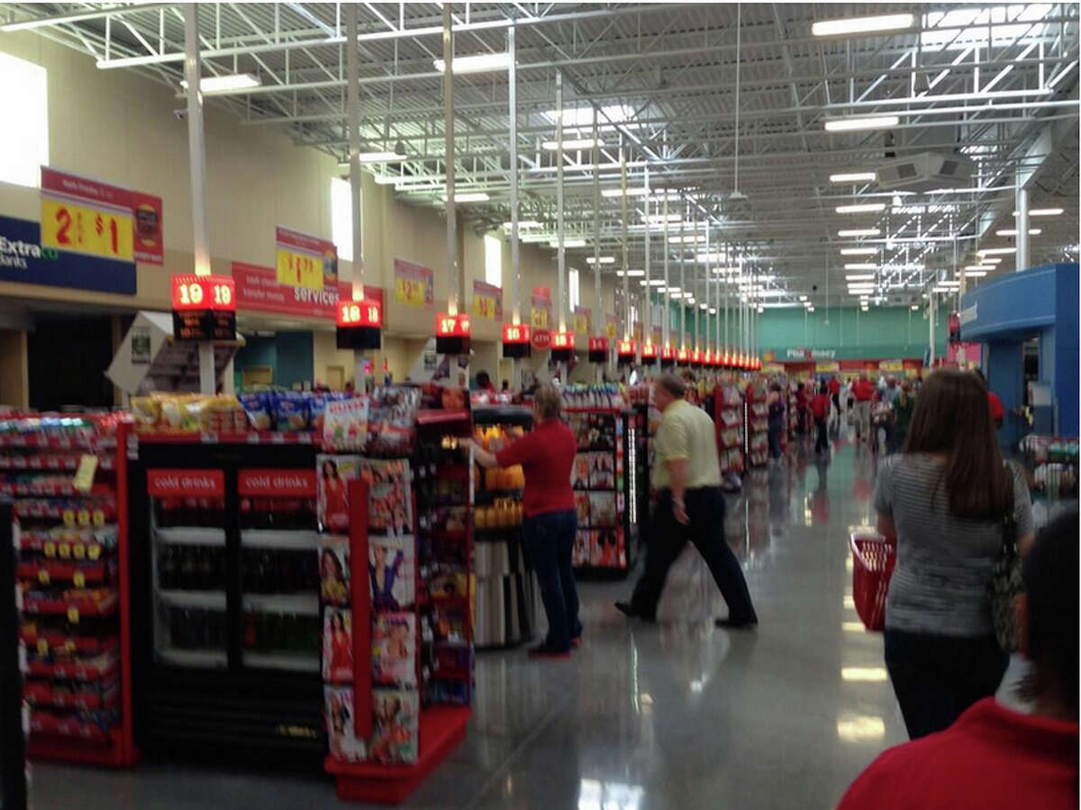 Local HEB employee goes viral for 'taking his job to another level'