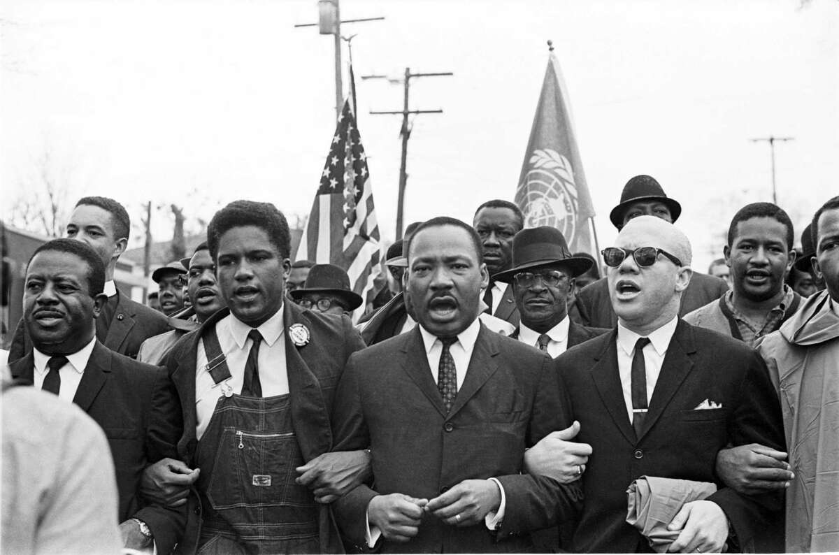 Unseen photos from Selma march revealed in new University of Texas archive