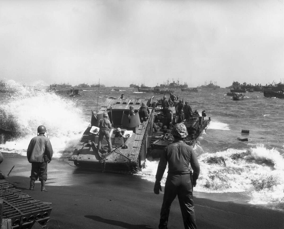 70 years ago: American flag raised on Iwo Jima