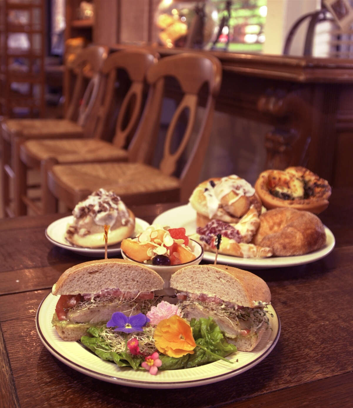 Iconic San Antonio bakery, sandwich shop closes
