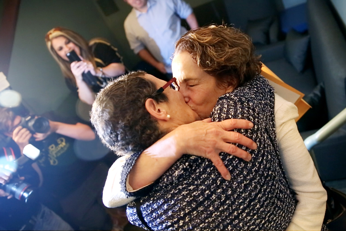Poem Same-sex kisses, explained to the head of Texas photo