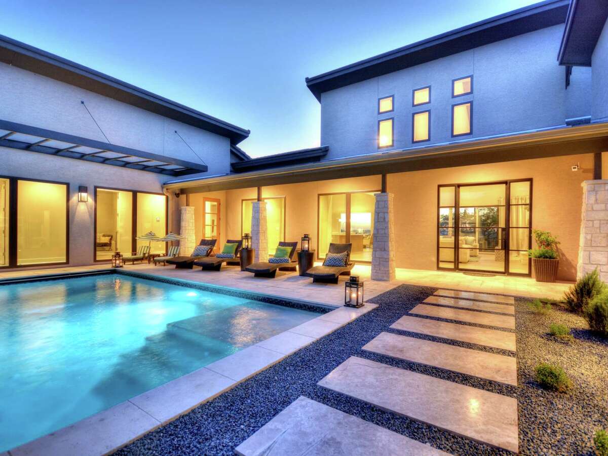 Live next to Willie Nelson 20 lots for sale at subdivision on star's