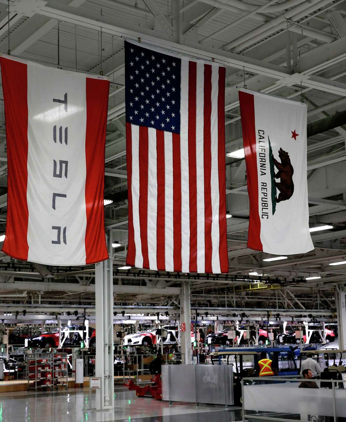 Automakers coming to Bay Area, steer future toward tech