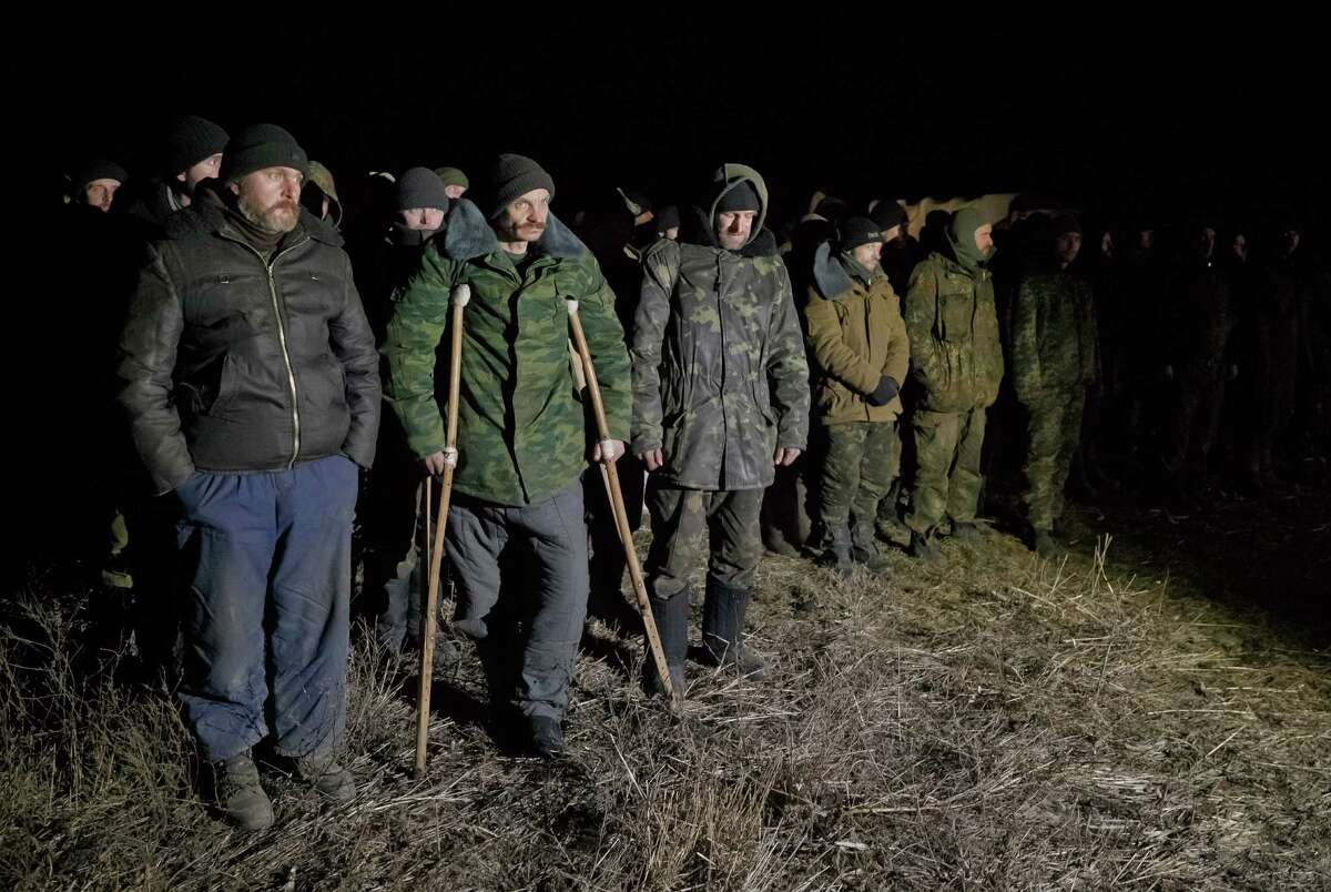 Ukraine Military Separatists Swap Prisoners 4391