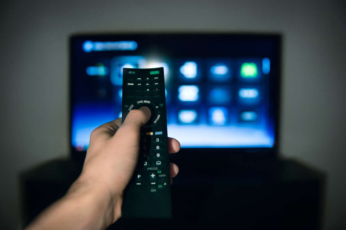 Ninety-five percent of Americans watch TV in their spare time. So your snooty friends who like to brag, "we don't really watch TV" are absolutely lying.(Source: CreditDonkey)