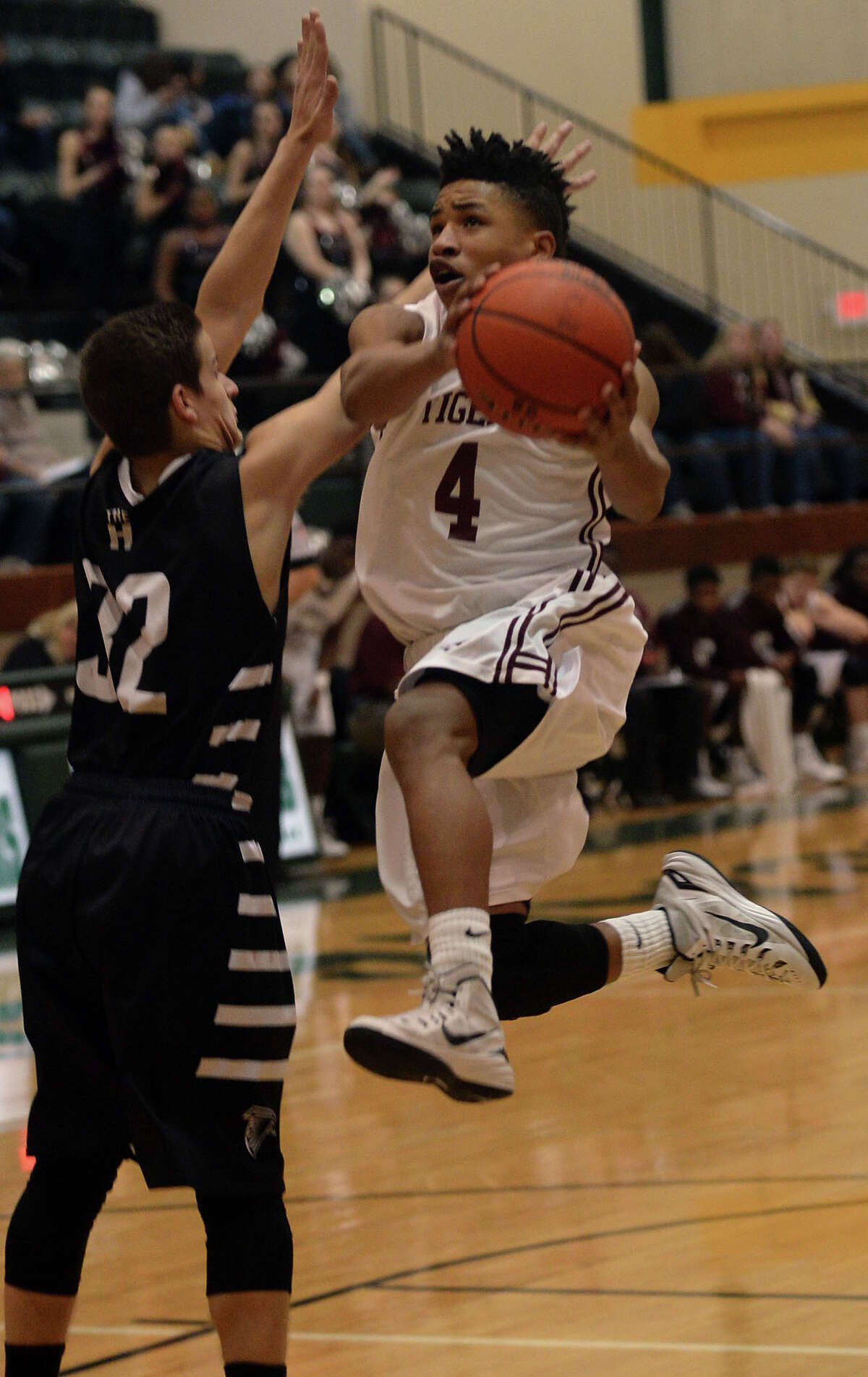 Silsbee advances past Huffman Hargrave 8363