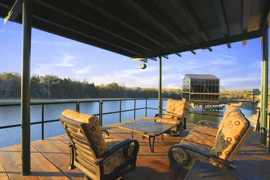 Unique glass lake house in Round Top; steelandglass home in Pottsboro