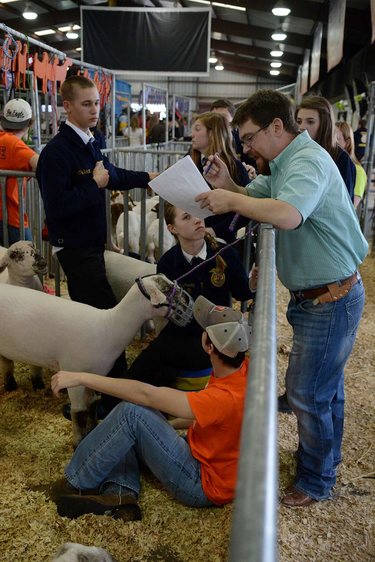 Katy ISD FFA auction sets record, helps students with college plans