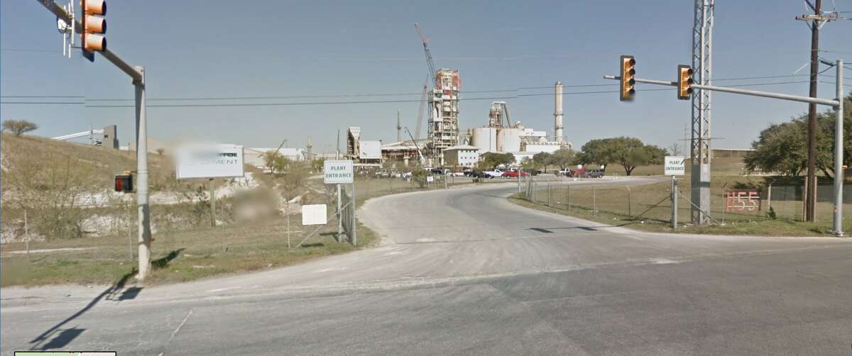 Explosion at cement plant in San Antonio burns 3