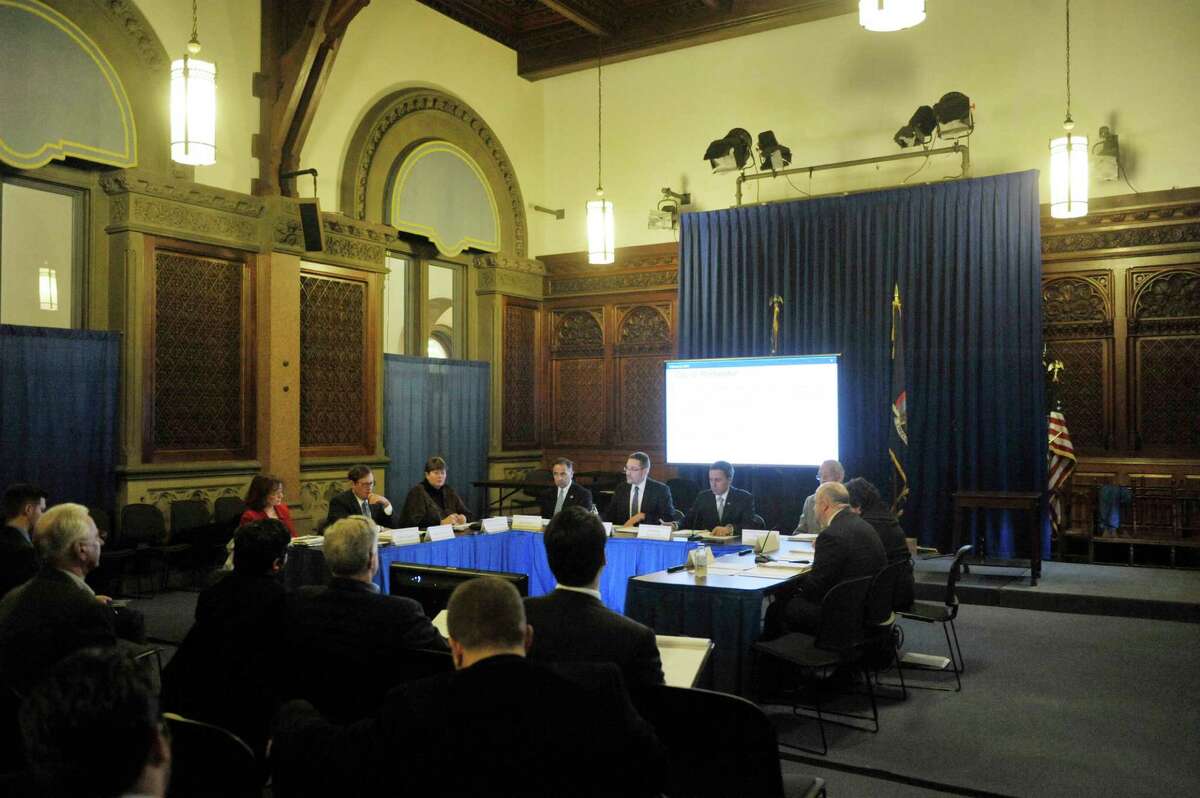 Few strings on Albany's 5M