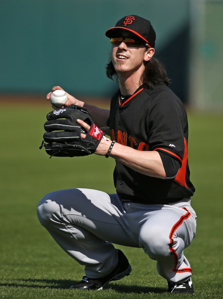Giants' Lincecum gets good early reviews at spring training