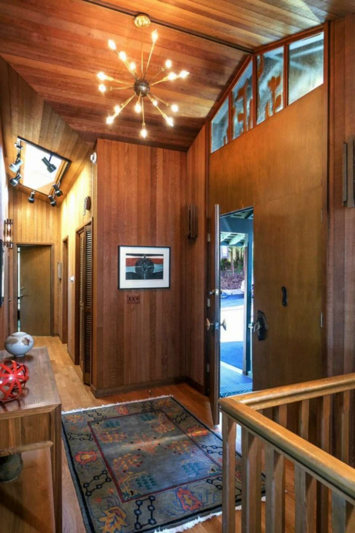 Mercer Island house by noted modern architect Ralph Anderson for sale