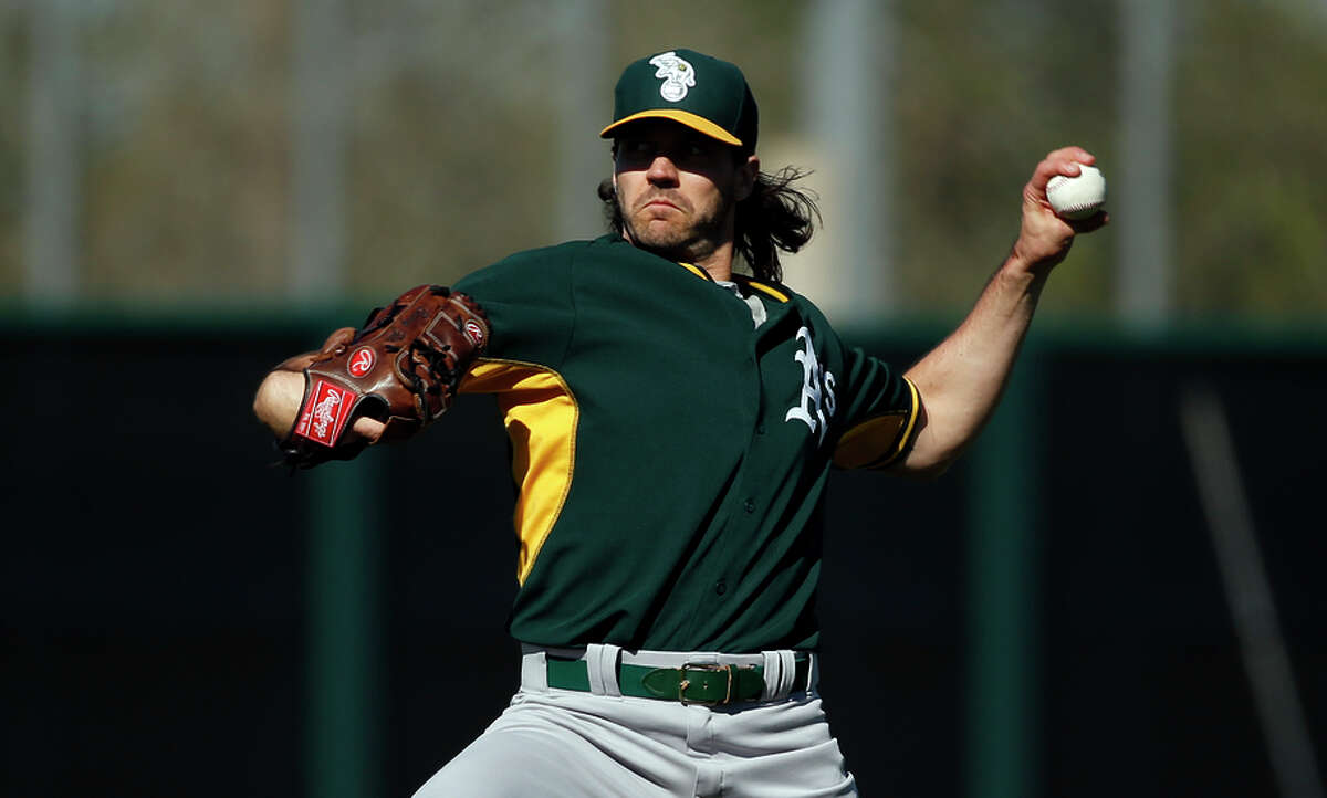 Zito getting his pitches back in game shape with A's
