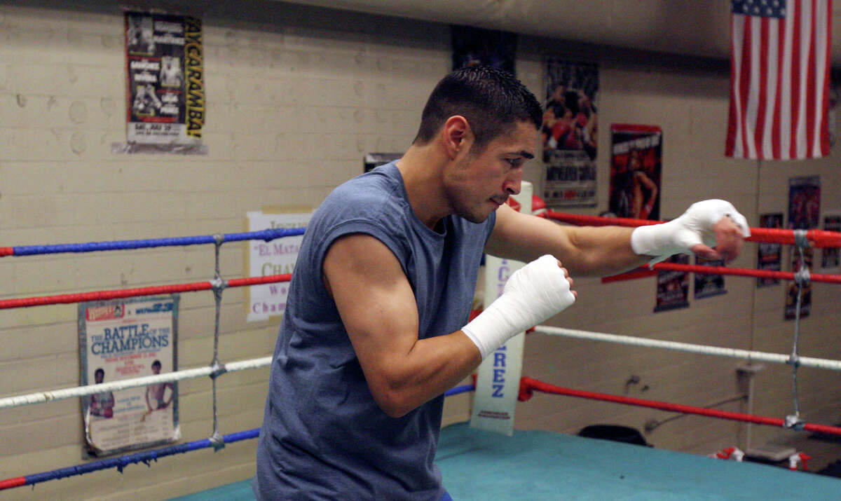 San Antonio boxer Oscar Diaz dead at 32