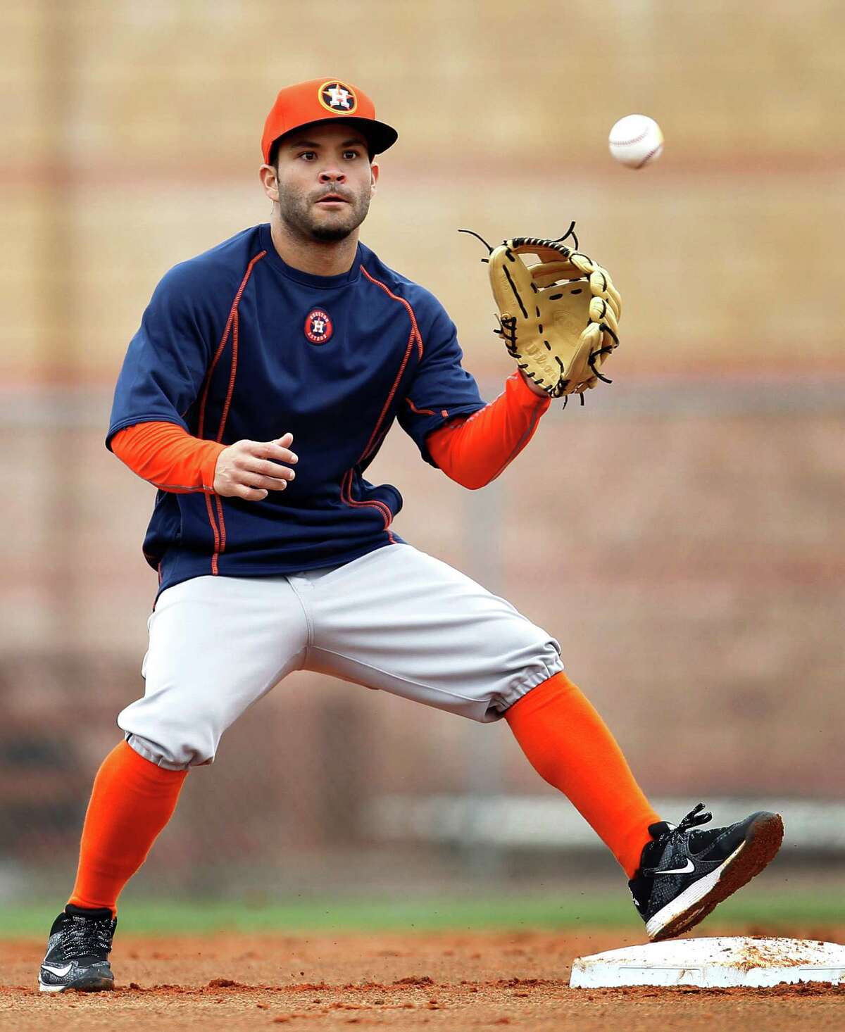 Astros' star Altuve searching for more in 2015
