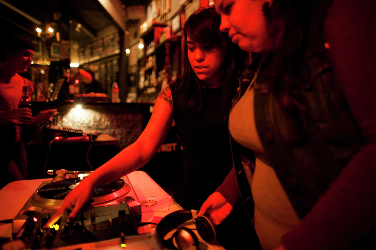 Allfemale DJ group Chulita Vinyl Club about grrl fun