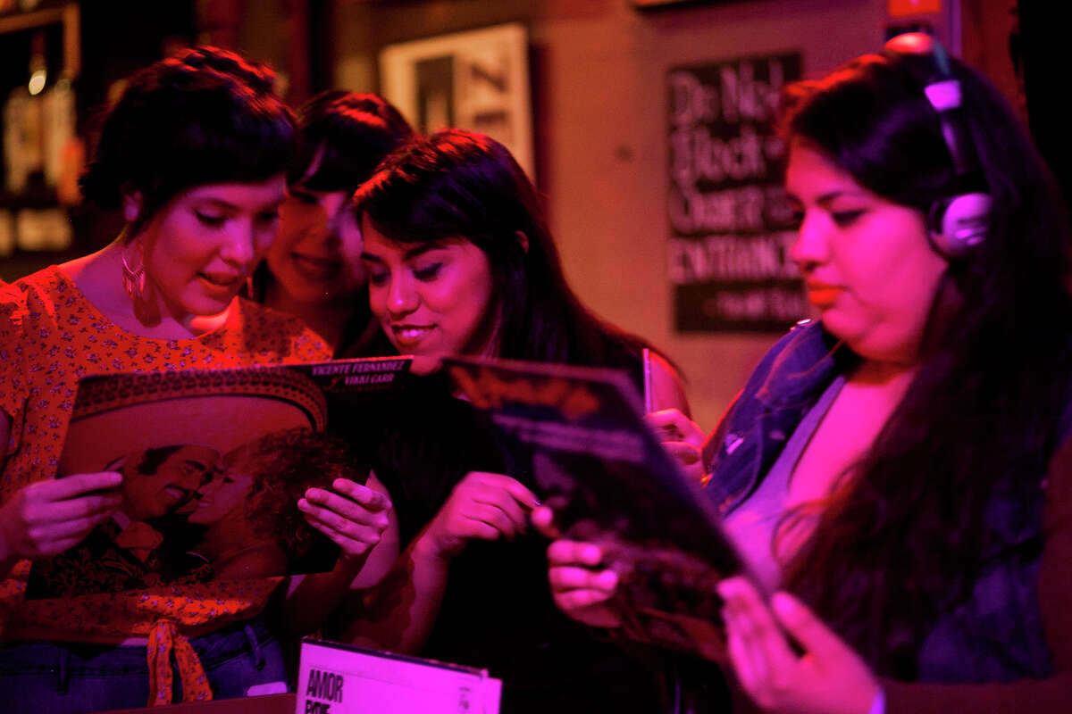 Allfemale DJ group Chulita Vinyl Club about grrl fun