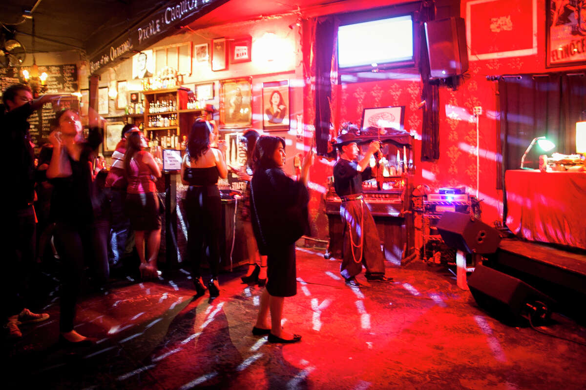 Allfemale DJ group Chulita Vinyl Club about grrl fun