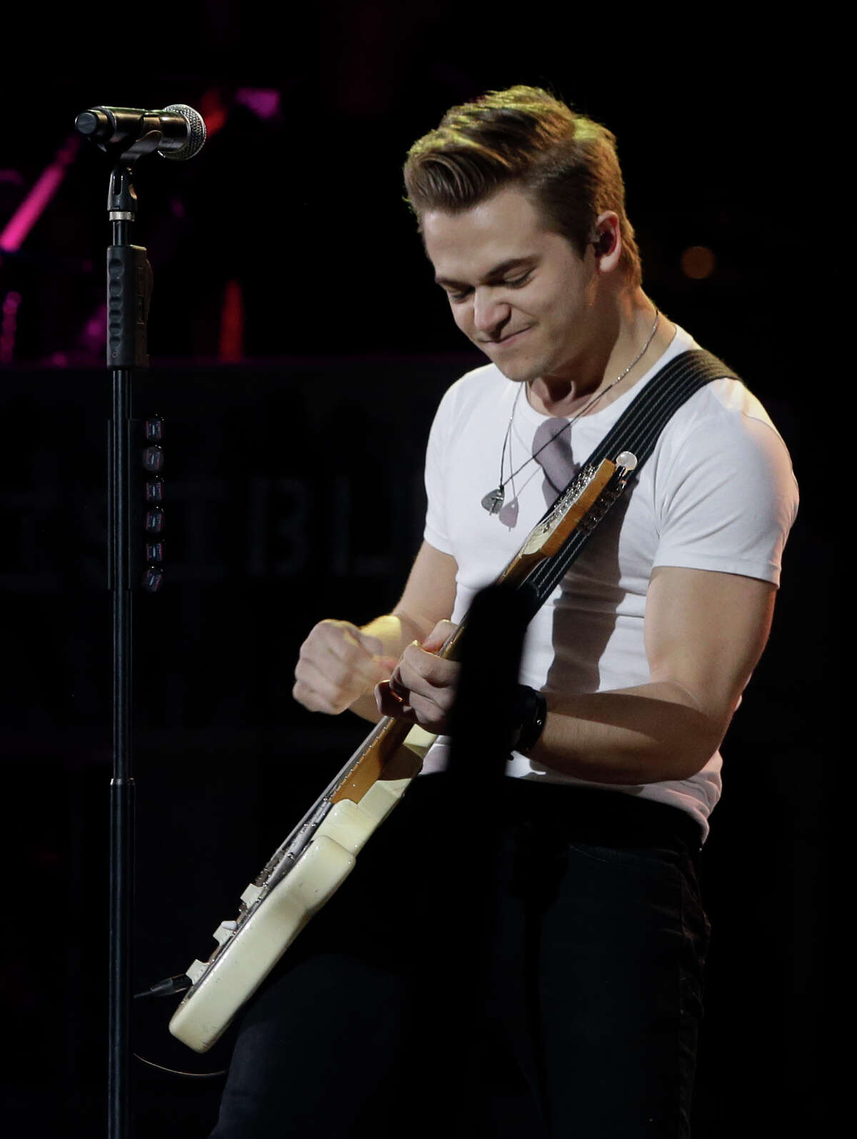 Heartthrob Hunter Hayes Takes Rodeo Spotlight