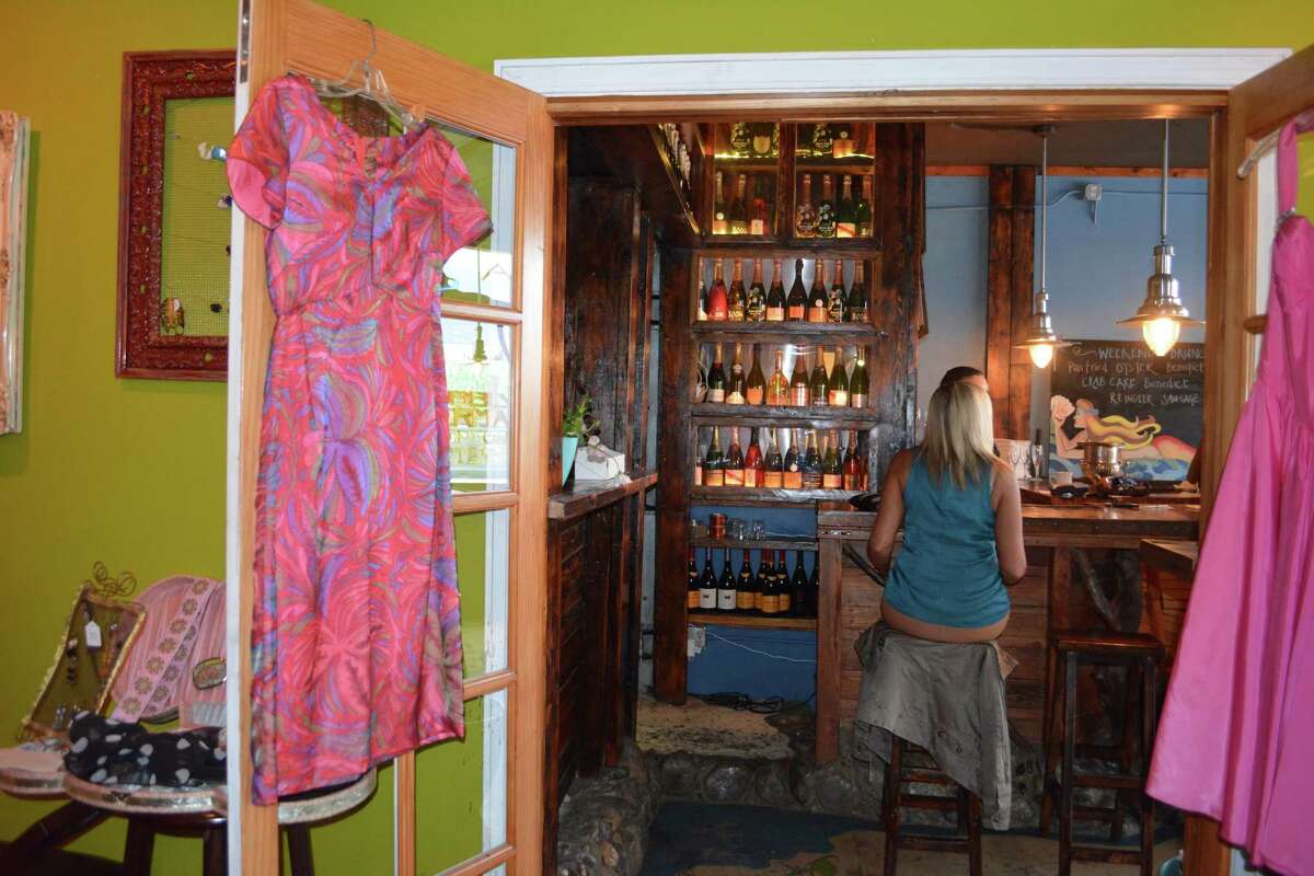 Hidden gem A tiny champagne and oyster bar in Alaska