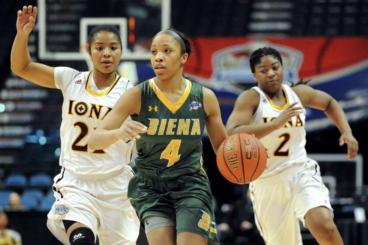 Siena women top Iona to advance