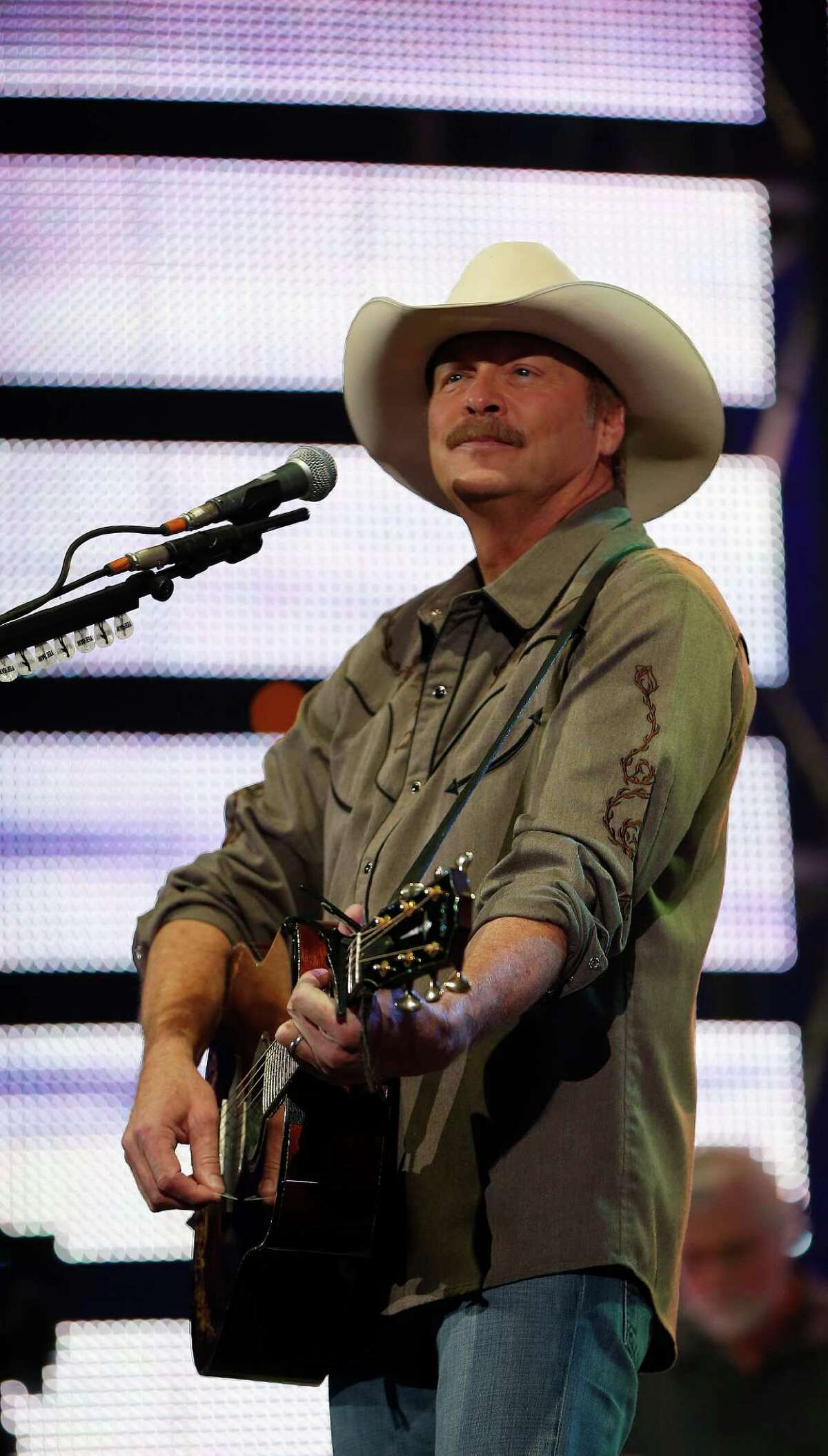 It's not the first rodeo for the charming Alan Jackson