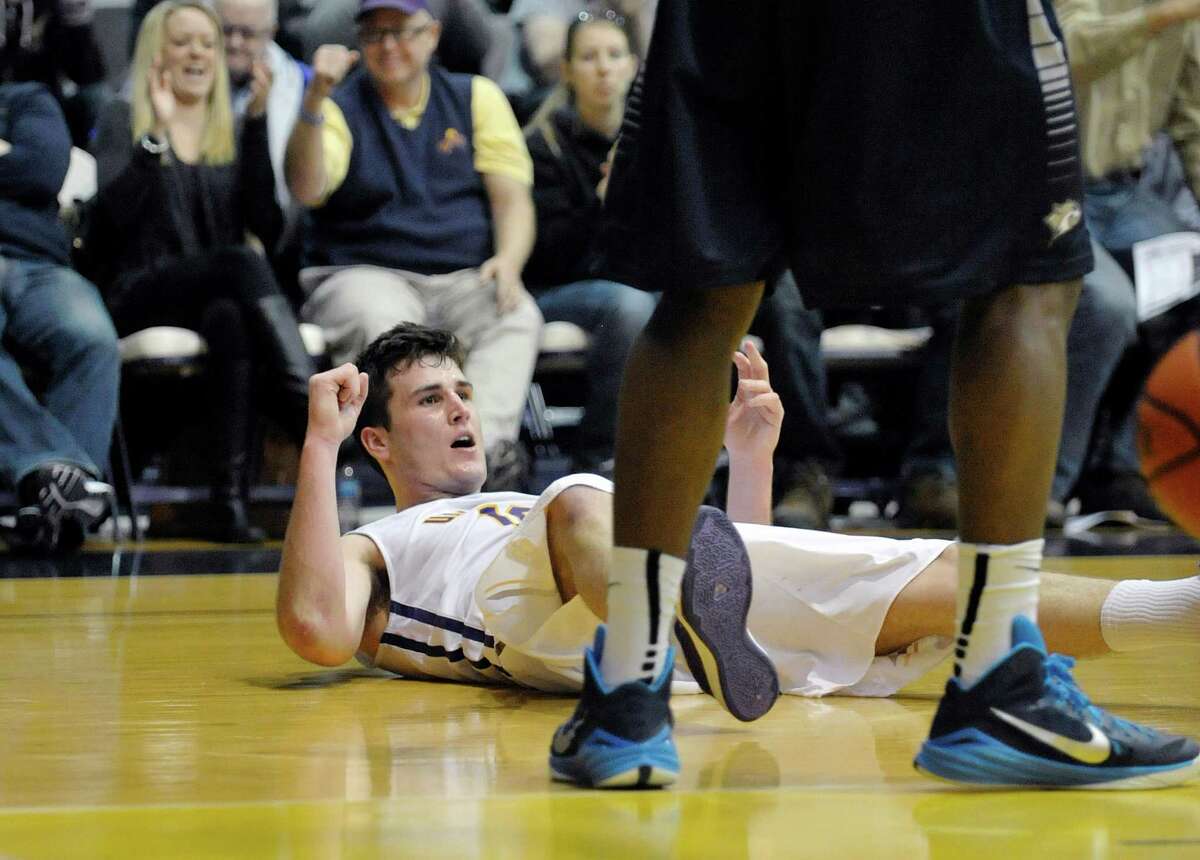 UAlbany men's basketball reaches title game