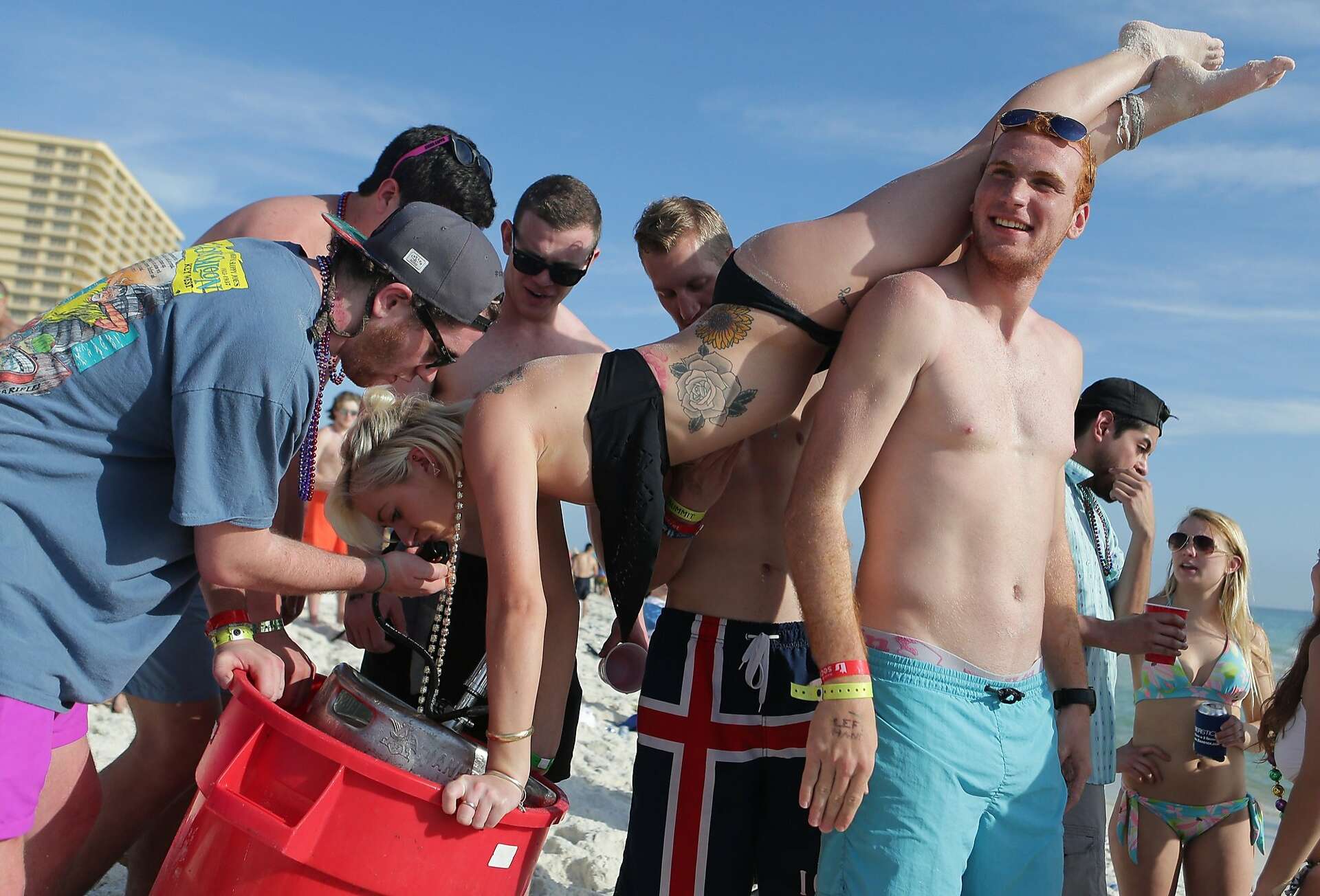 Students hit the beaches for spring break
