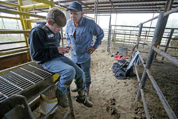 13-year-old living rodeo dream in bull riding competitions ...