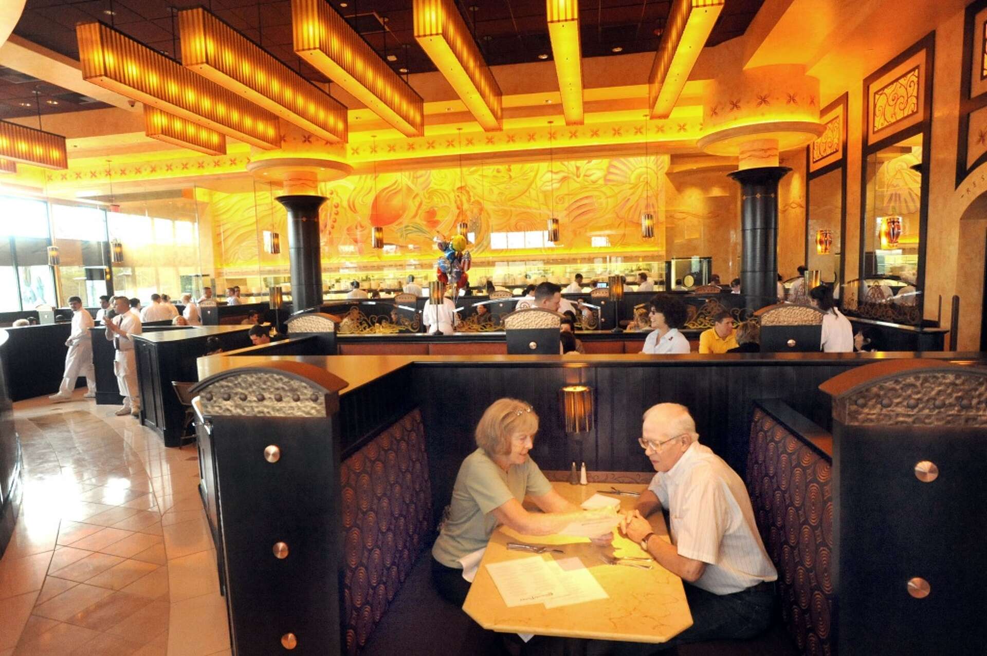 Cheesecake Factory Inside
