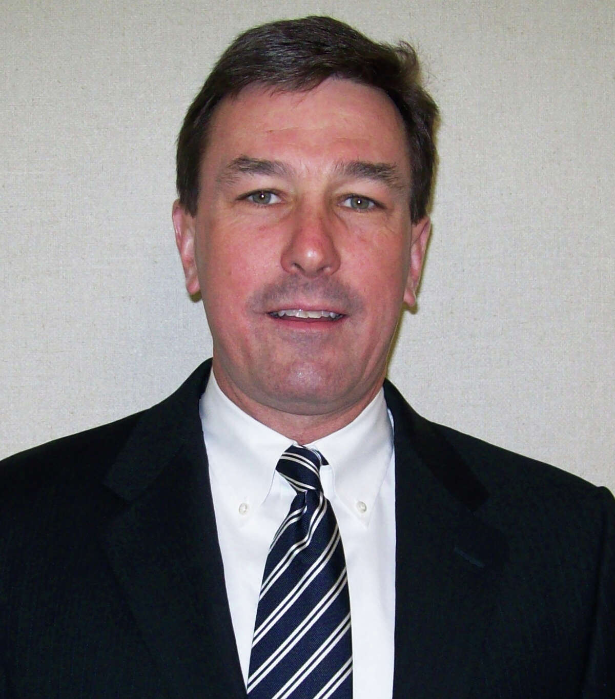 Parents quiz New Haven principal seeking Staples job