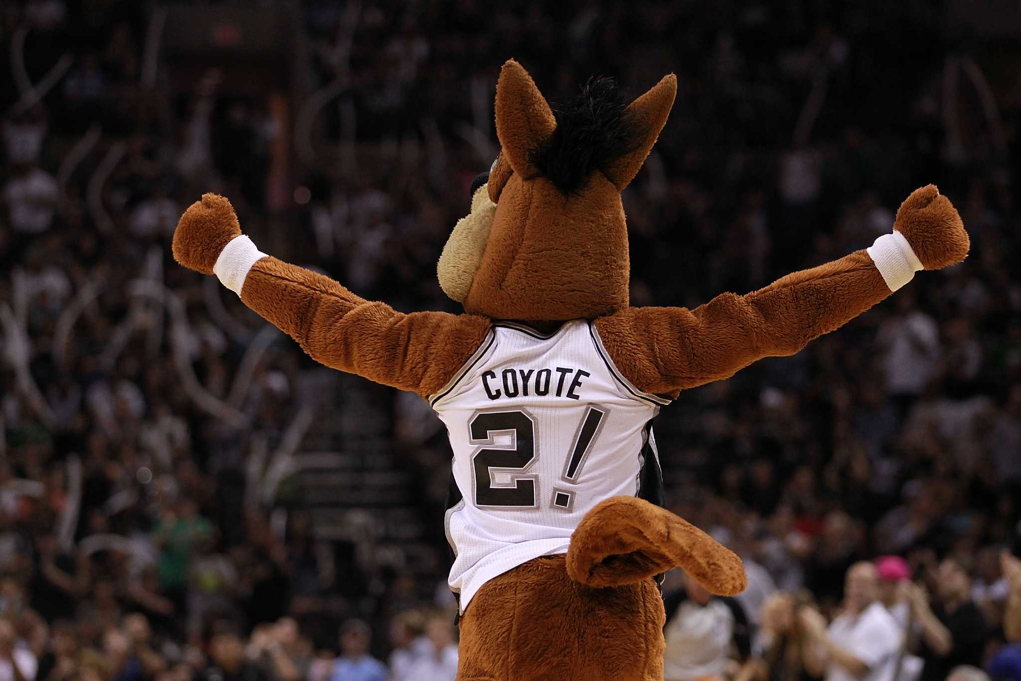 Spurs Coyote announces he is the winner of the 2020 NBA Mascot of