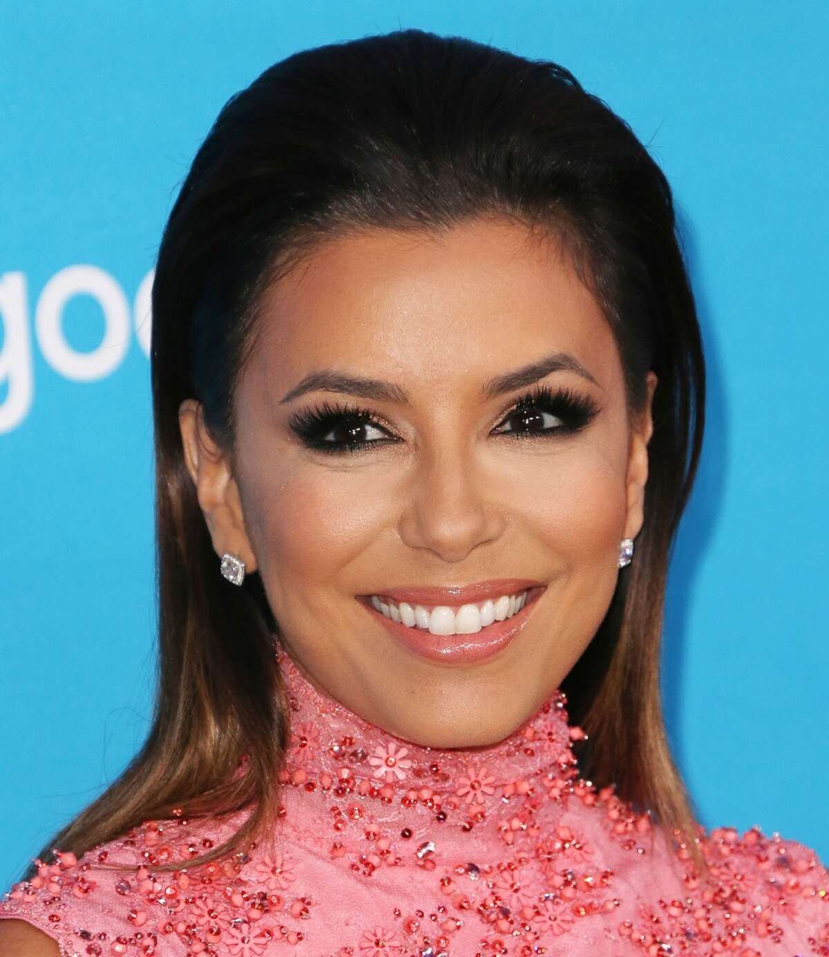 The classic style of Eva Longoria on the red carpet