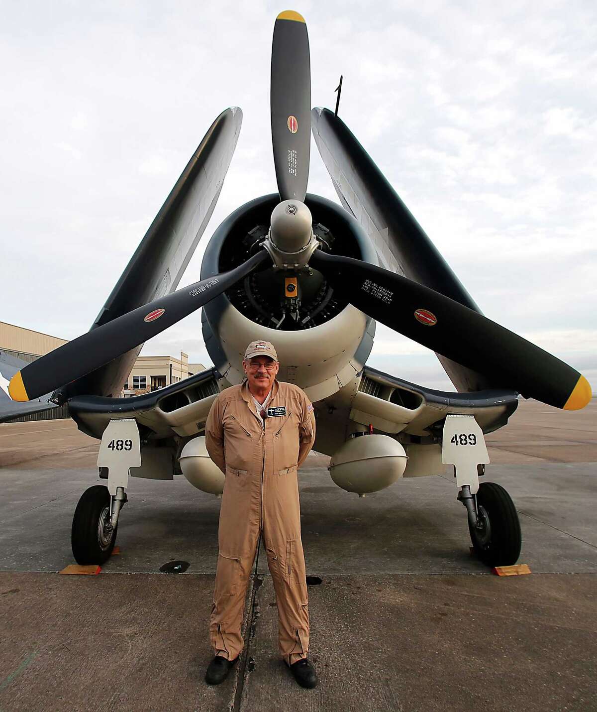 WW II vets witness historic flight from Houston in their honor