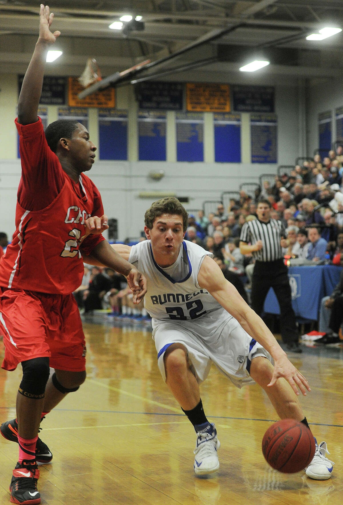 Bunnell boys topple Cross, reach Class L semis