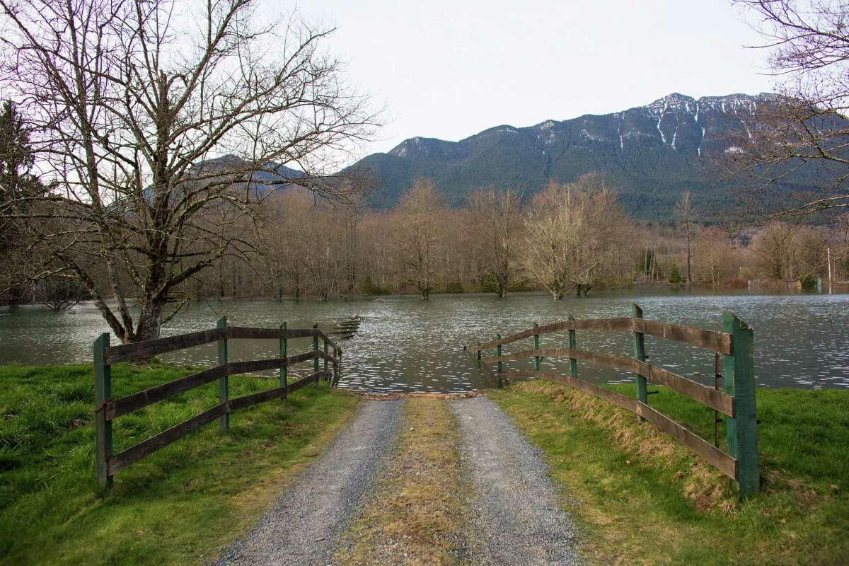 oso-mudslide-interactive-before-after-images