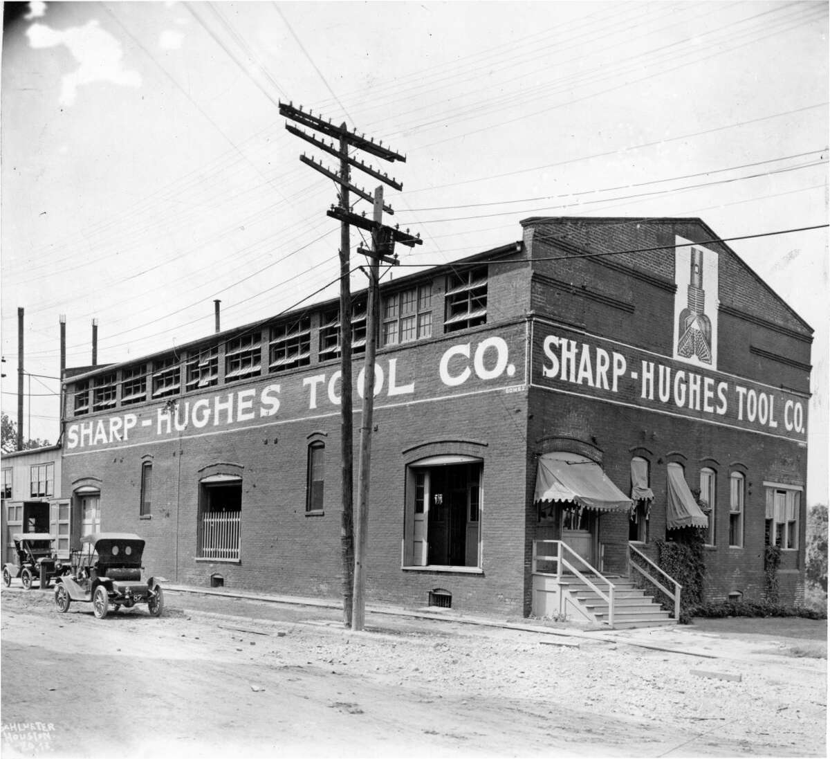 1913 - Hughes Tool Company started as a small building on Buffalo Bayou near Main Street