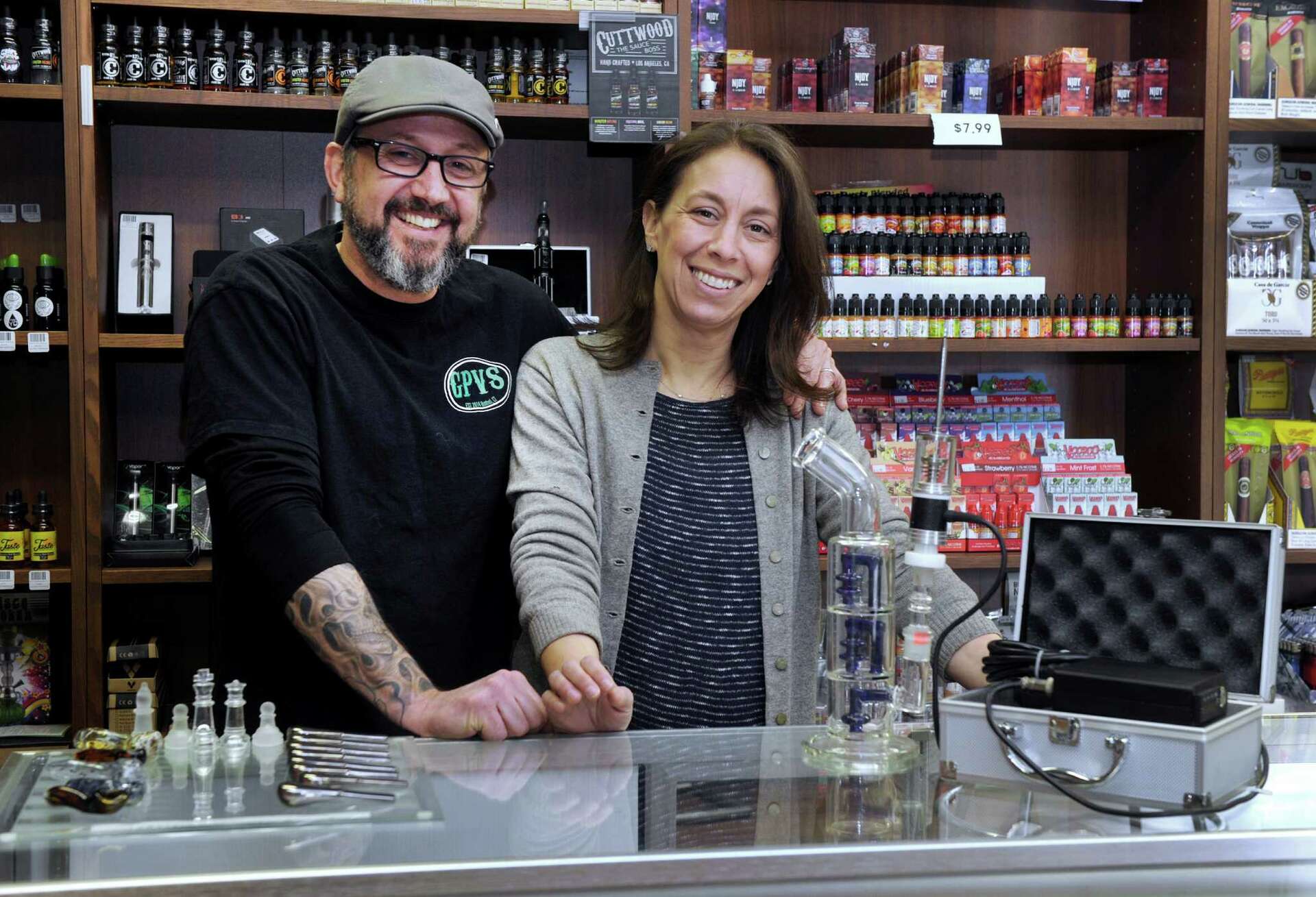 Smoke shop comes to Bethel
